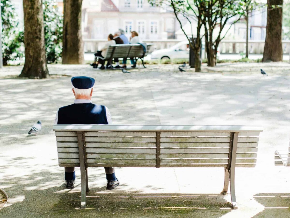 Pensionarii din mediul urban, cei mai afectați de fraudele cu investiții online