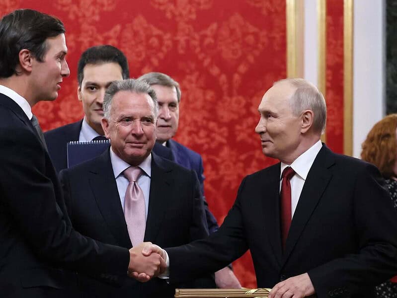 Vladimir Putin îl întâmpină pe Steve Witkoff, alături de Jared Kushner, la Kremlin, 5 septembrie 2026