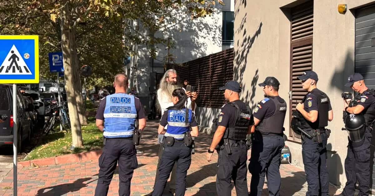Susținători ai lui Călin Georgescu au protestat la DIICOT