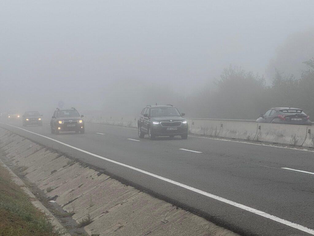 Ceață densă reduce vizibilitatea sub 200 de metri în șase județe