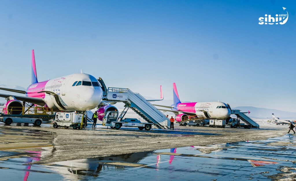 Companiile aeriene vor afișa prețul final cu bagaj de mână și vor asigura locuri gratuite copiilor din 2027