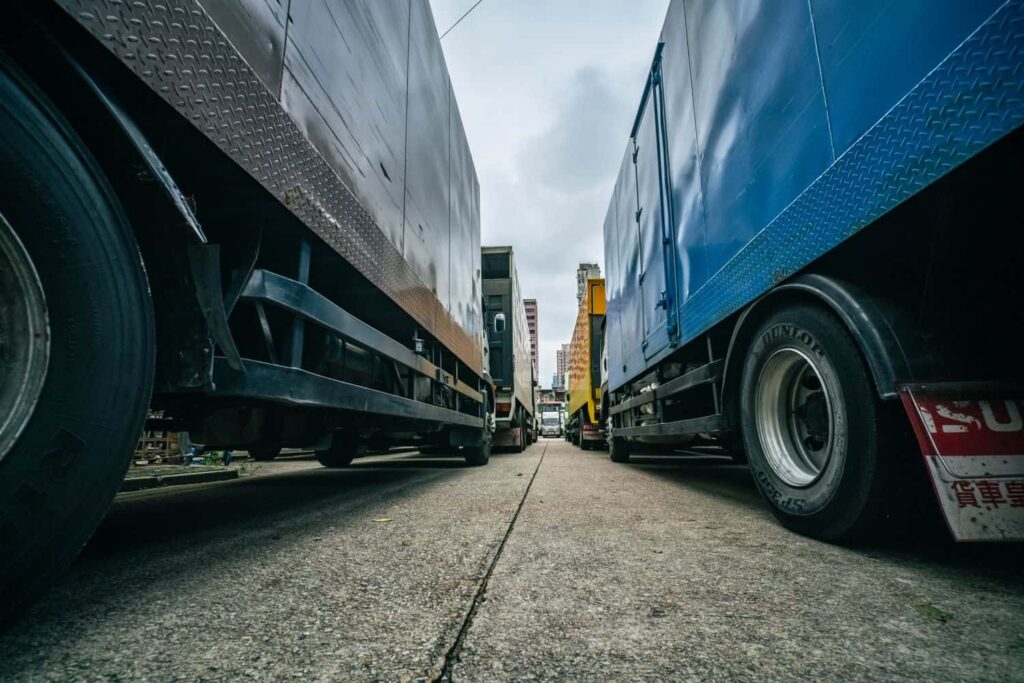 cozi la frontiera turciei cu bulgaria dupa protestul soferilor de camion Camioane în coloană pe o șosea aglomerată