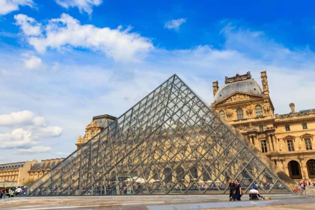 mona lisa inaccesibila turistilor luvrul si alte muzee din paris inchise tempora Luvrul şi alte muzee din Paris închise temporar din cauza protestelor